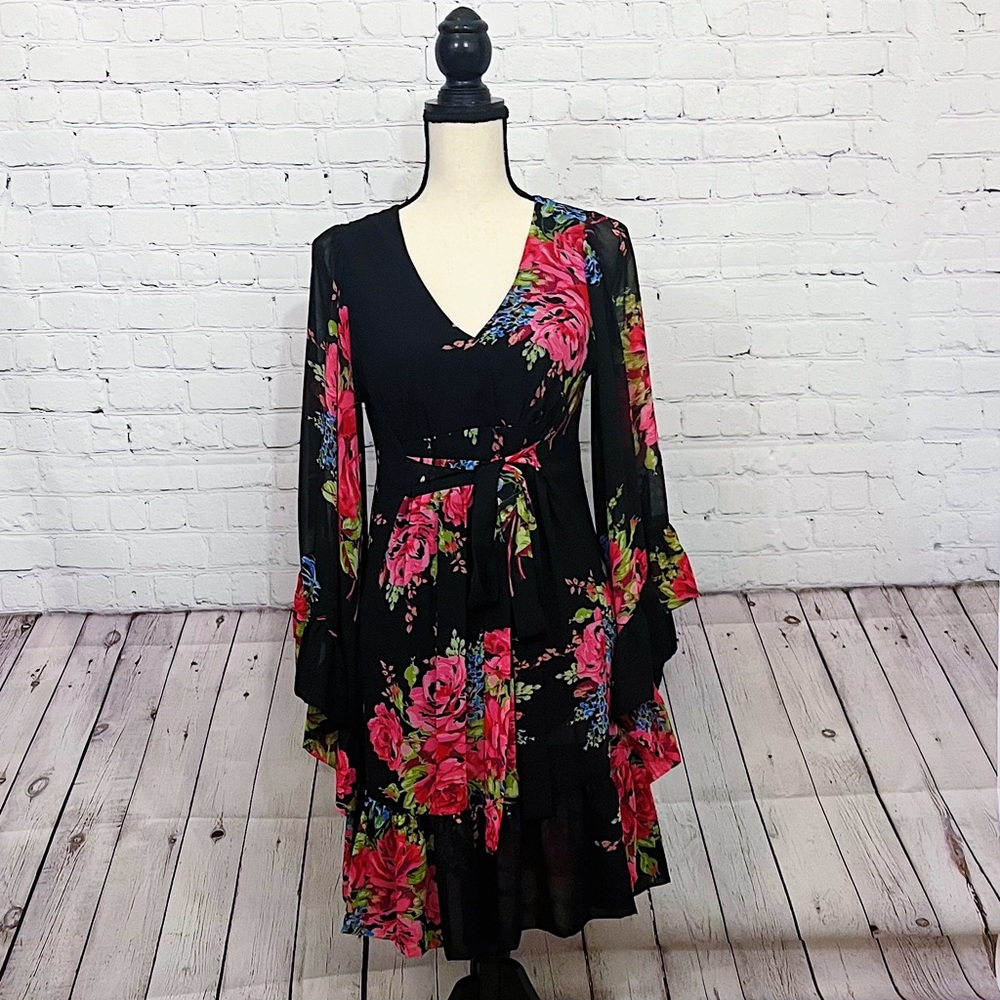 Betsey Johnson Black Long Sleeve Dress With Flower Design Size 8